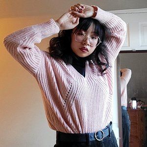 BABY PINK CHUNKY RIBBED V-NECK SWEATER // size S